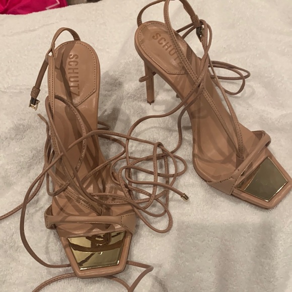 Shultz tan heels - Picture 1 of 5